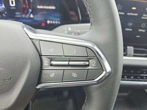 New 2026 Chevrolet Equinox LT w/ Convenience Package II FWD image 17