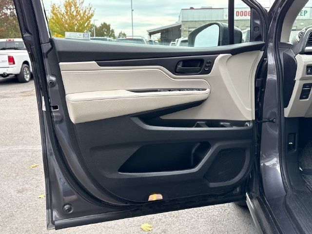 Used 2025 Honda Odyssey EX-L image 16