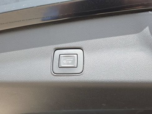 Used 2023 Chevrolet TrailBlazer RS w/ Sun and Liftgate Package FWD image 8