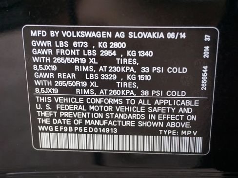 Used 2014 Volkswagen Touareg Sport image 33