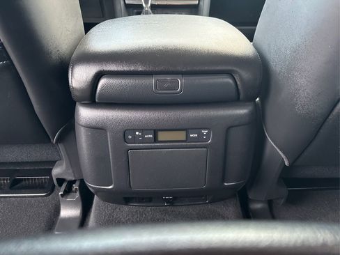 Used 2021 Nissan Armada SL w/ Captain's Chairs Package image 27