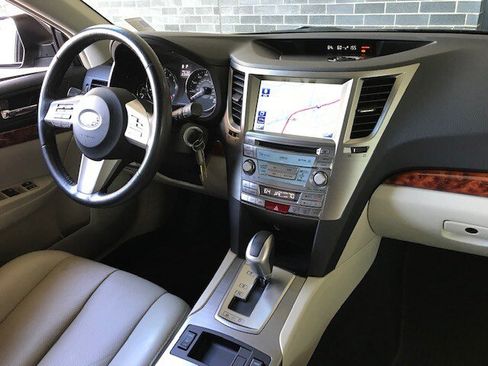 Used 2011 Subaru Outback 3.6R Limited image 8