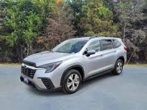 Used 2025 Subaru Ascent Premium AWD/4WD image 3