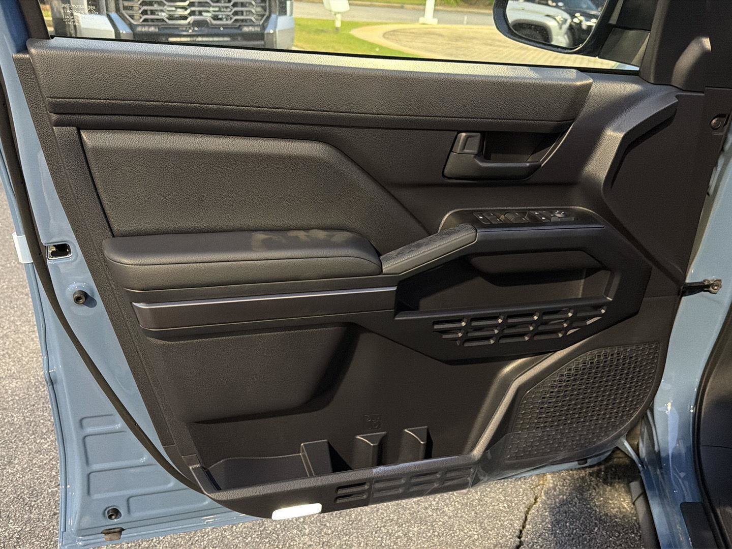 New 2026 Toyota 4Runner SR5 AWD/4WD image 16