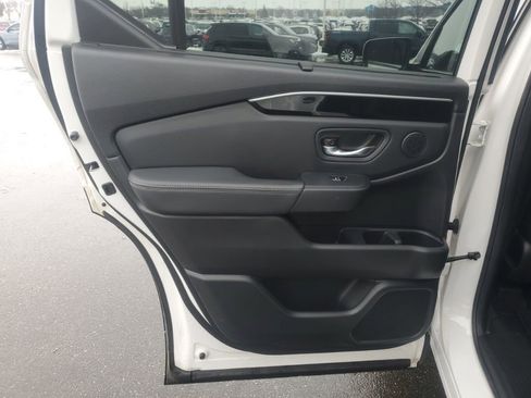 Certified 2025 Honda Pilot EX-L image 24