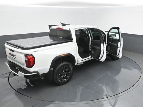 Used 2025 GMC Canyon Elevation image 26