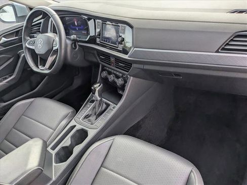 Used 2024 Volkswagen Jetta SE image 22