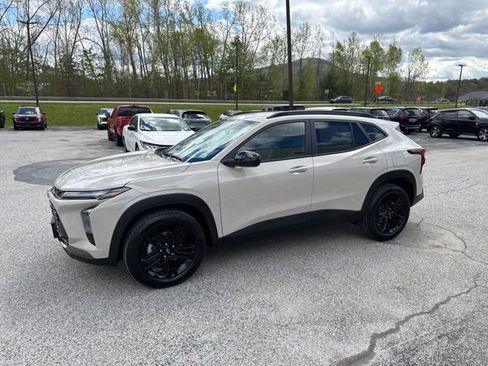 New 2026 Chevrolet Trax ACTIV FWD image 23