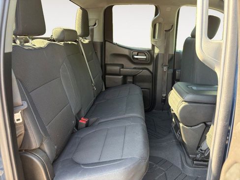 Used 2019 Chevrolet Silverado 1500 Custom w/ Custom Value Package AWD/4WD image 4