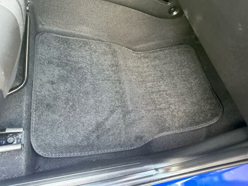 Used 2025 Hyundai Venue SEL FWD image 9