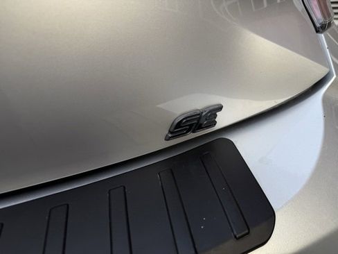 Used 2021 Toyota Corolla SE w/ Carpet Mat Package (TMS) image 32