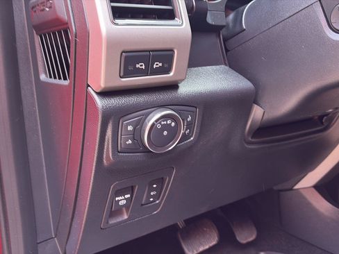 Used 2018 Ford F150 Lariat w/ Equipment Group 502A Luxury AWD/4WD image 10