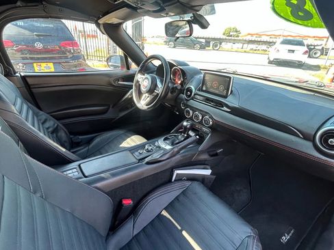 Used 2018 FIAT 124 Spider Abarth image 12