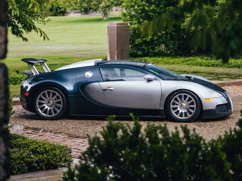 Used 2006 Bugatti Veyron image 45