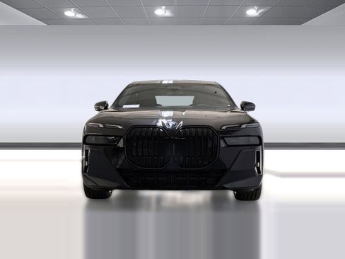 New 2026 BMW 740i image 5