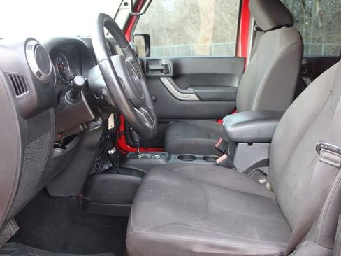 Used 2015 Jeep Wrangler Unlimited Sport w/ Connectivity Group image 15