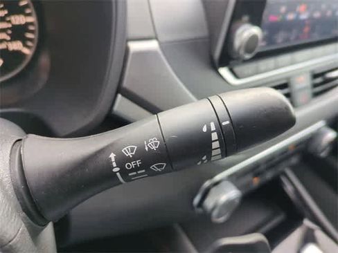 Used 2024 Nissan Altima 2.5 SR image 25