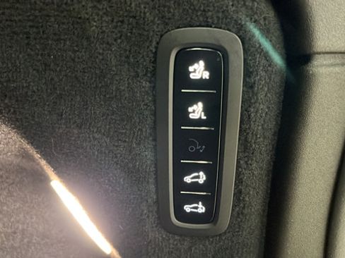 Used 2025 Volvo EX90 Ultra AWD/4WD image 31