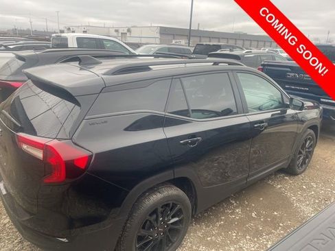 Used 2023 GMC Terrain SLE w/ Driver Convenience Package image 6