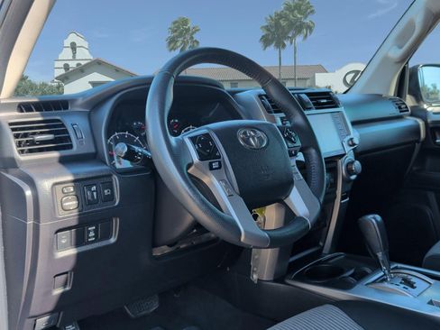 Used 2020 Toyota 4Runner SR5 image 12