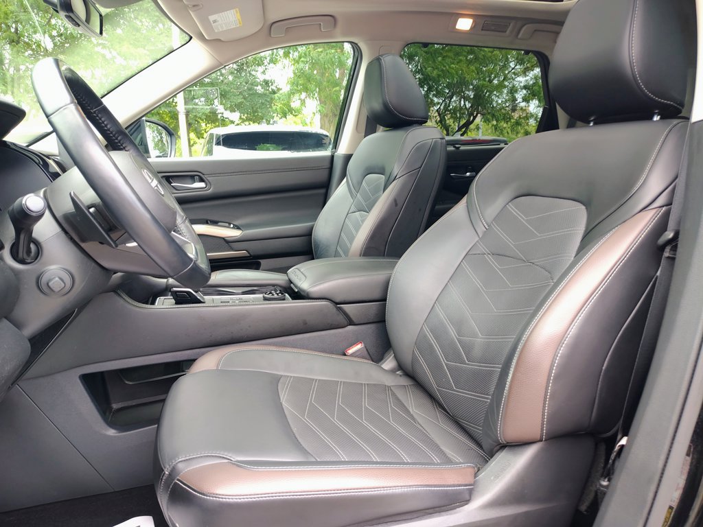 Used 2024 Nissan Pathfinder Platinum AWD/4WD image 34
