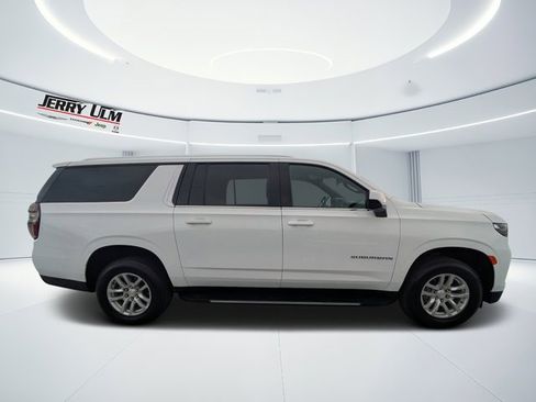 Used 2023 Chevrolet Suburban LT image 2