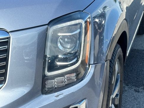 Used 2020 Kia Telluride EX w/ EX Premium Package AWD/4WD image 17