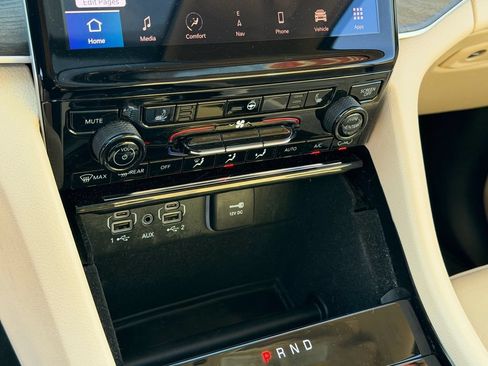 Used 2021 Jeep Grand Cherokee L Limited RWD image 20