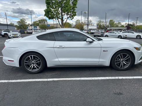 Used 2017 Ford Mustang GT image 5