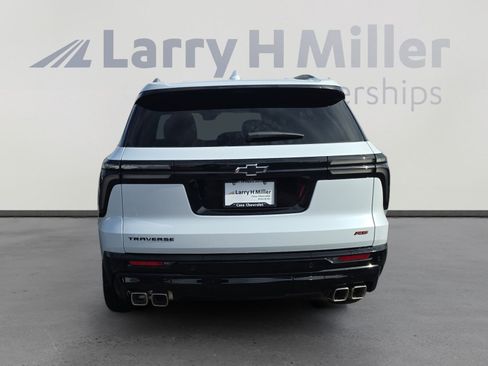 New 2026 Chevrolet Traverse RS w/ LPO, Floor Liner Package image 4