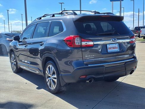 Used 2022 Subaru Ascent Limited w/ Technology Package image 2