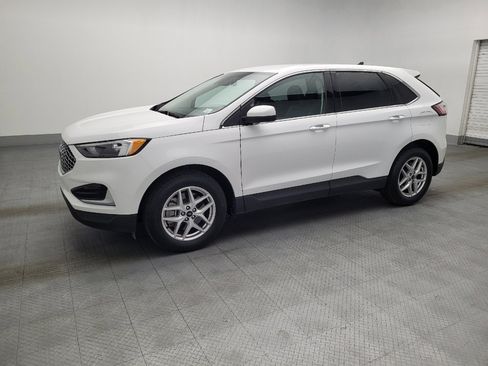 Used 2024 Ford Edge SEL image 2