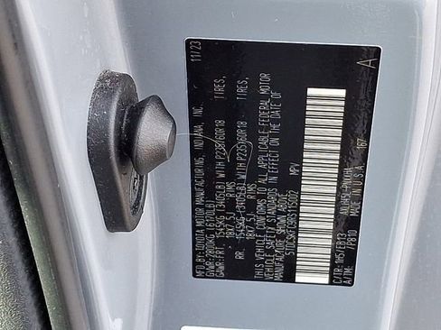 Used 2024 Toyota Sienna XLE Woodland Edition image 32