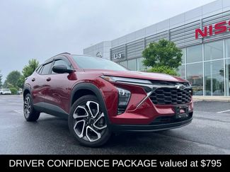 Used 2025 Chevrolet Trax RS w/ Driver Confidence Package FWD video 2