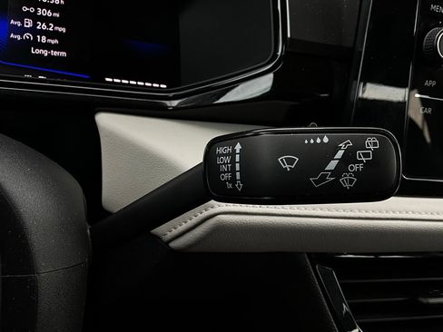 Used 2025 Volkswagen Taos S image 35