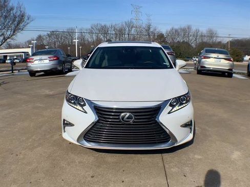 Used 2016 Lexus ES 350 w/ Luxury Package w/Wood Trim image 3