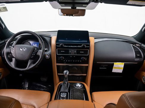Used 2023 INFINITI QX80 Sensory w/ All-Season Package AWD/4WD image 10