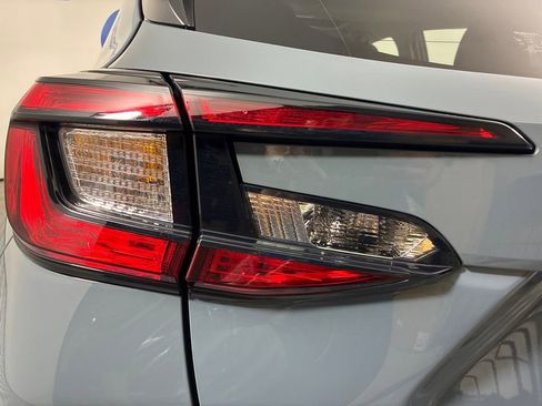 Used 2025 Subaru Crosstrek 2.0i Premium image 8