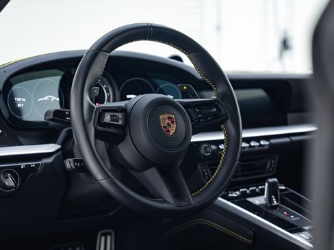 Used 2022 Porsche 911 Turbo S image 30