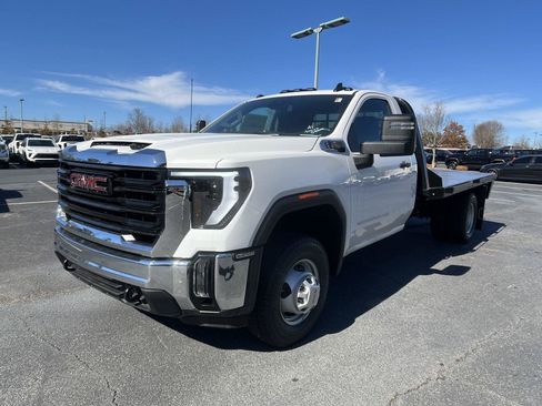 New 2025 GMC Sierra 3500 Pro w/ Convenience Package RWD image 3