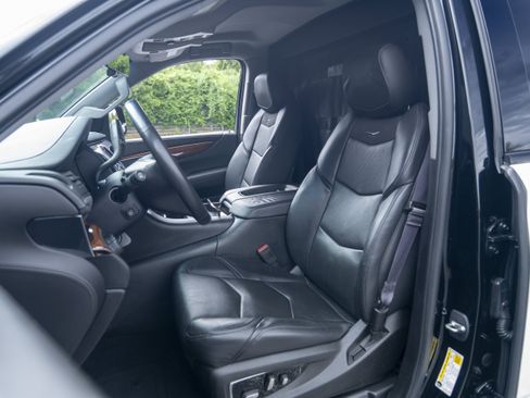 Used 2016 Cadillac Escalade ESV Premium AWD/4WD image 16