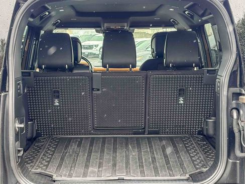 Used 2020 Land Rover Defender 110 X image 25