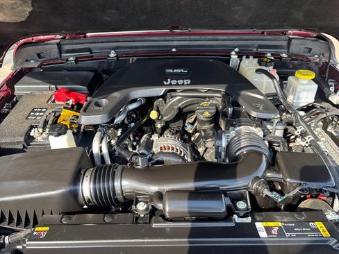 Used 2021 Jeep Gladiator Sport image 35