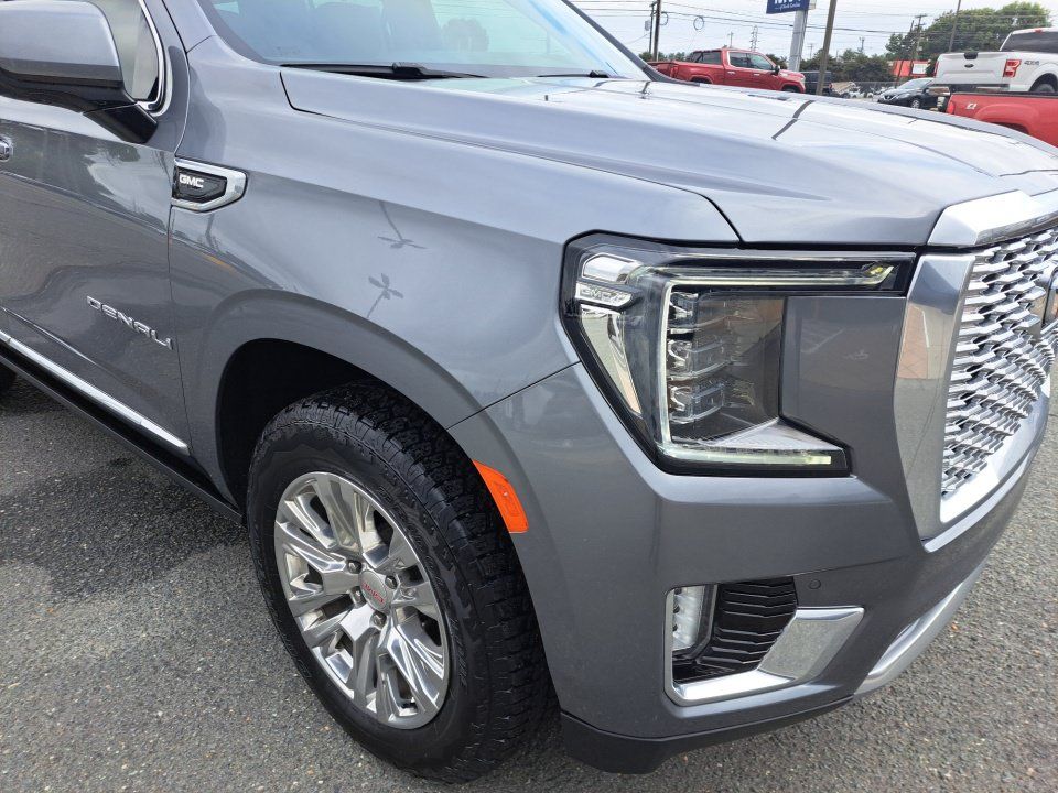 Used 2022 GMC Yukon Denali AWD/4WD image 16