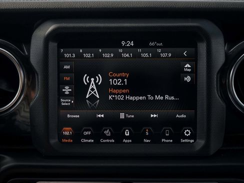 Used 2021 Jeep Wrangler Unlimited Sahara image 14