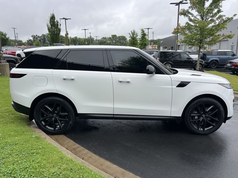 Used 2024 Land Rover Range Rover Sport SE AWD/4WD image 7