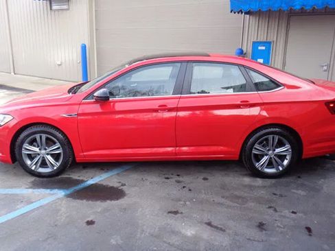 Used 2020 Volkswagen Jetta R-Line FWD image 3