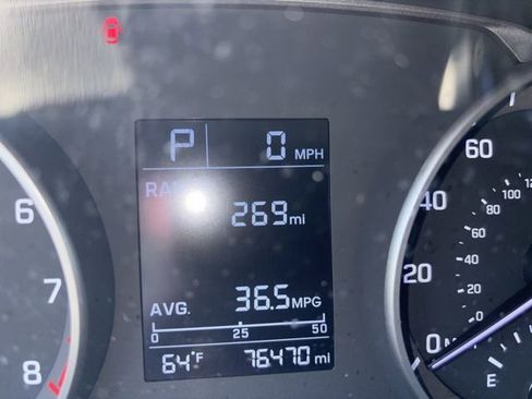 Used 2017 Hyundai Elantra SE image 6