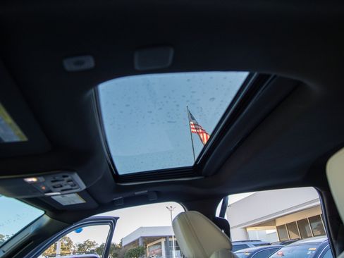 Used 2024 Toyota Tacoma Limited image 33