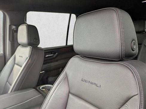 Used 2025 GMC Yukon Denali image 14